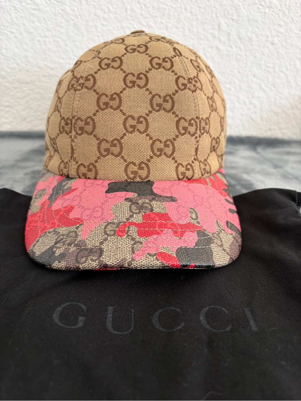 NWT Gucci GG Supreme Monogram Camouflage Baseball Cap Red/Pink Size L (59 cm)
